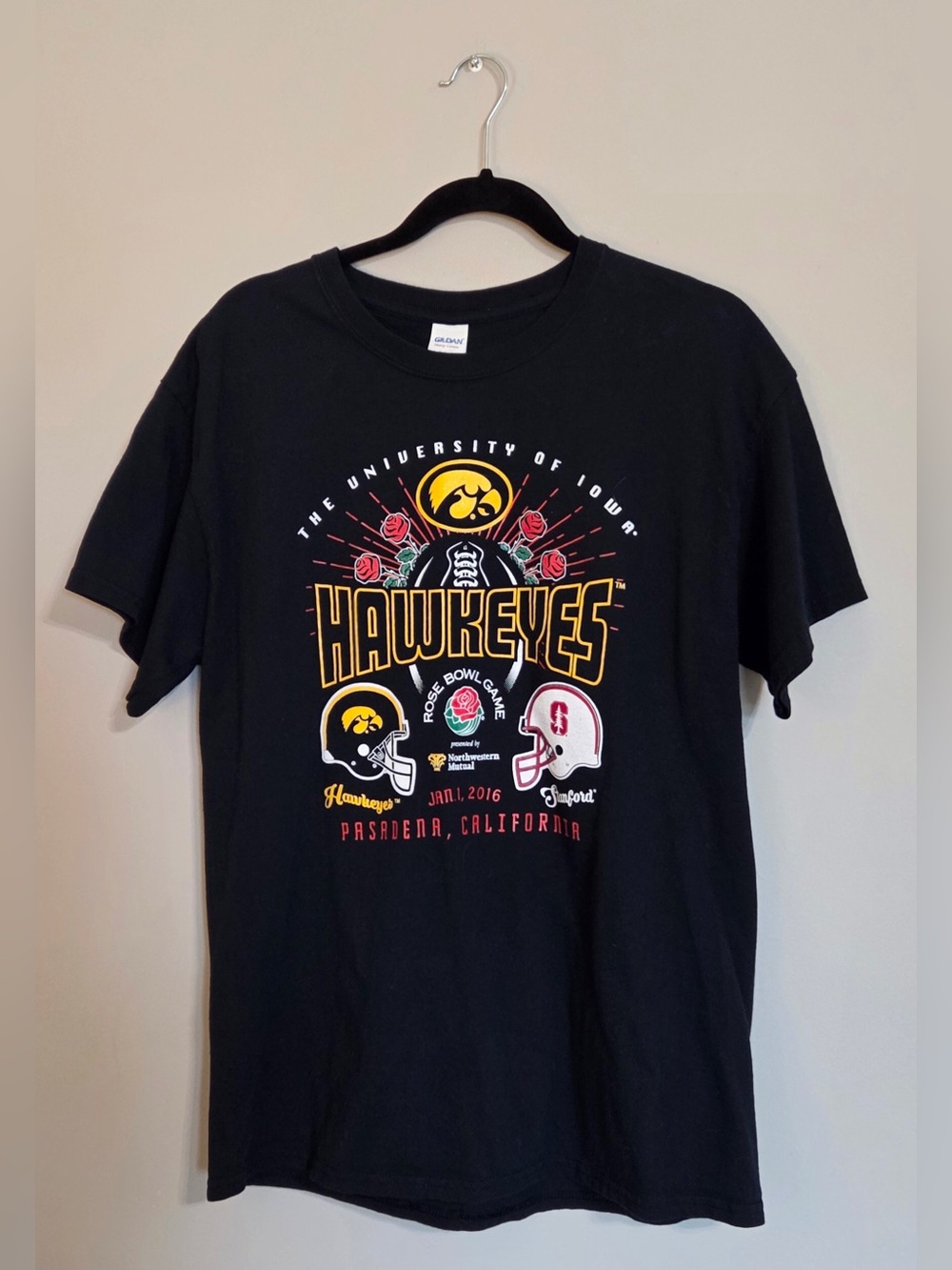 Men’s Large Gildan Black Iowa Rose Bowl T Shirt